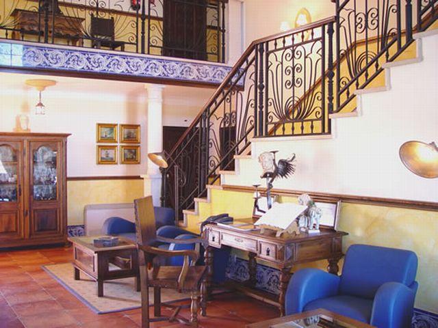 Inside The Dom Manuel I Hotel
